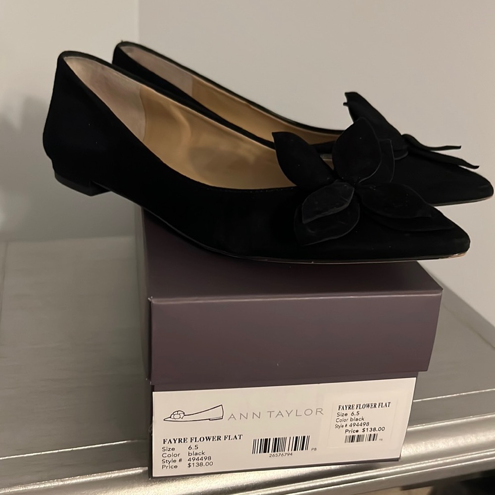 Ann Taylor Fayre Flower Flats